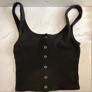 Black buttoned crop-top tank